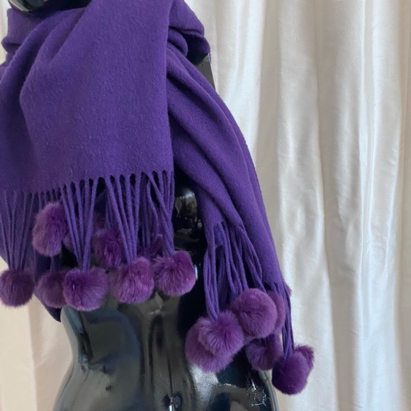 Soft wool scarf with Fur Pom Fringe. Purple ! - Picture 5 of 14